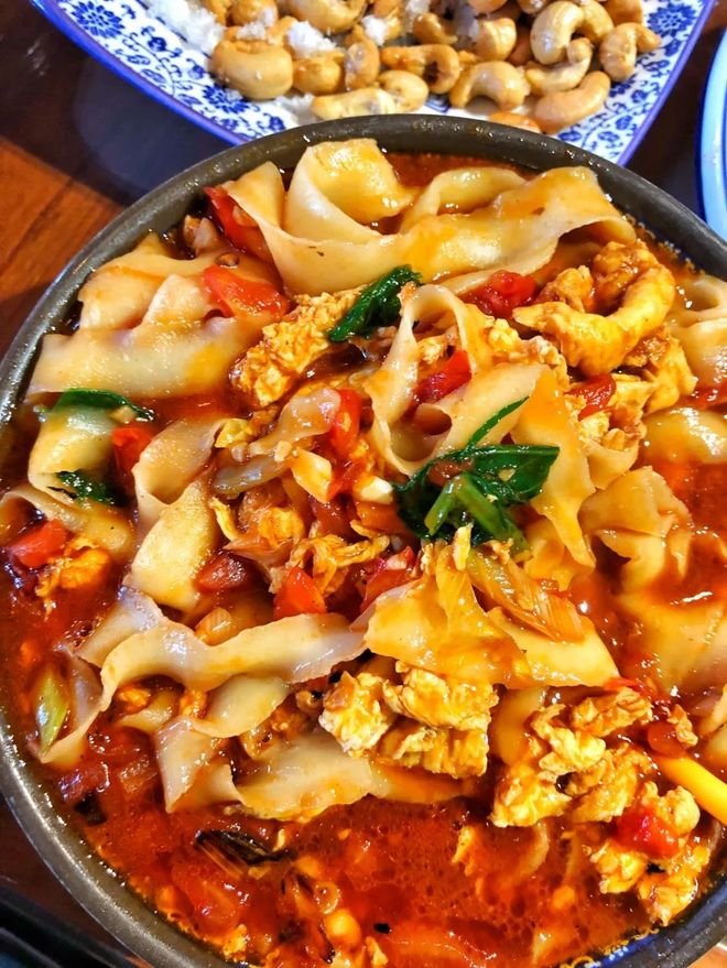 2018 年，在 7 个城市跑 8 场比赛