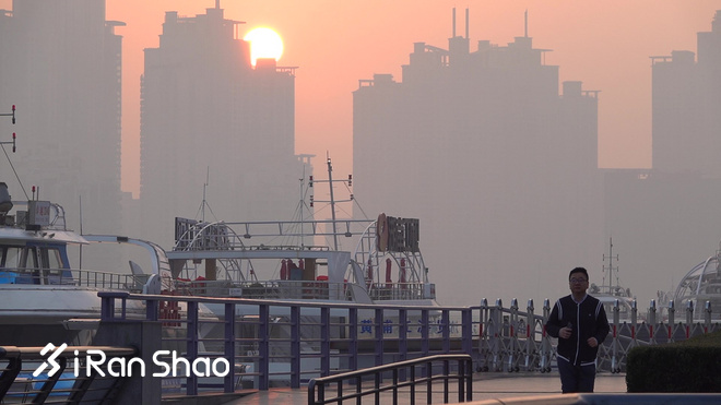 视频丨你曾在深夜12点和凌晨5点跑过步吗？