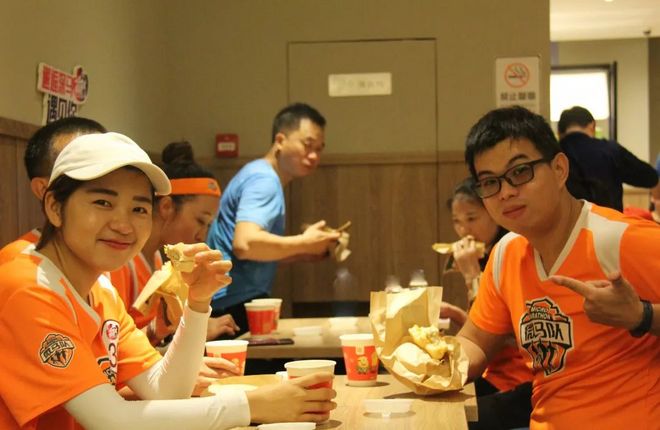 当"食"力派遇见运动派 ，深马官方训练营第五期Cp感爆棚