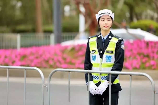 深南大道三万人一起飞奔的盛宴，除了震撼还有感动！