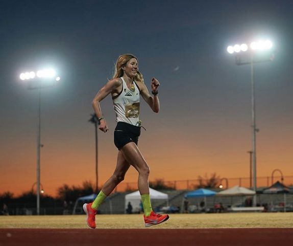 赛道速读 | 殷晓雨深马背靠背夺冠 24小时跑女子纪录被破 川内再战波马