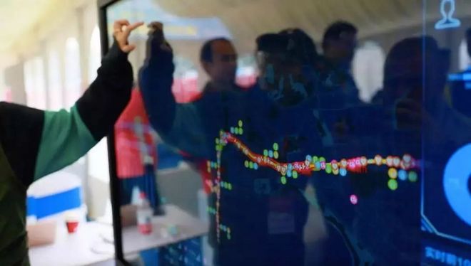 深南大道三万人一起飞奔的盛宴，除了震撼还有感动！