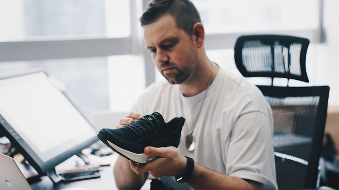 安踏在广州建了一座NASA空间站 把虫洞打造成可以穿在脚下的科技