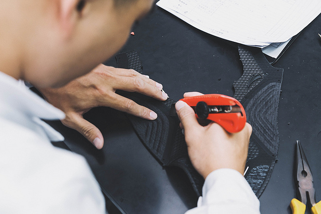 安踏在广州建了一座NASA空间站 把虫洞打造成可以穿在脚下的科技