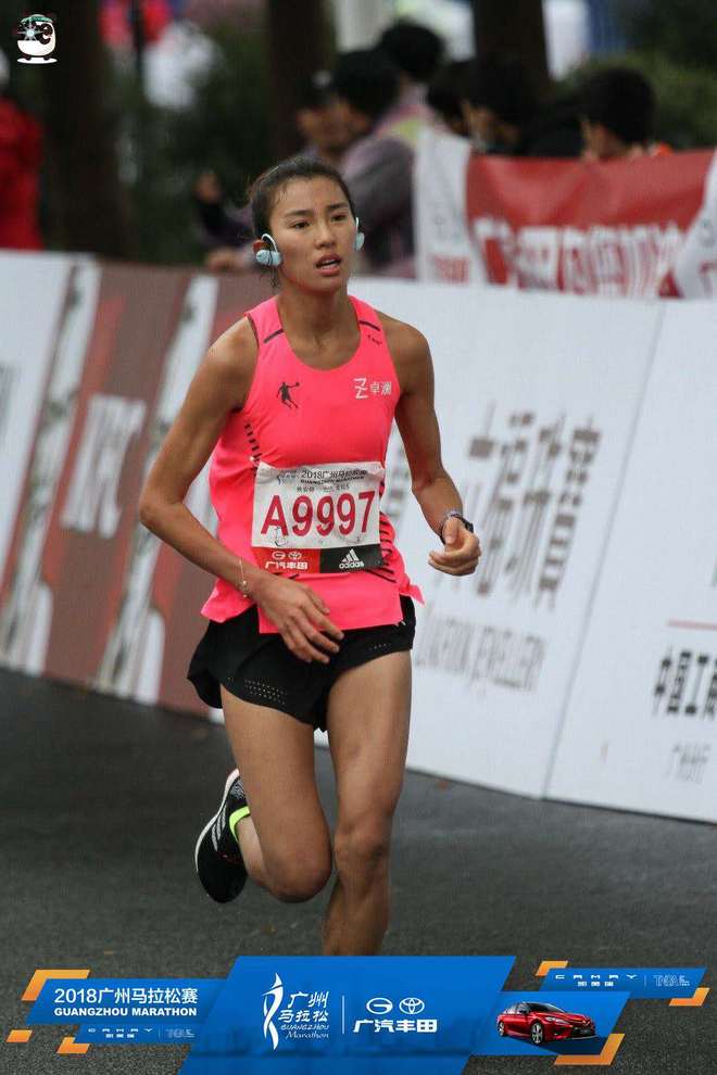 赛道速读 | 李子成广马卫冕国内第一 半程大四生三连冠 大迫杰亚洲纪录被打破