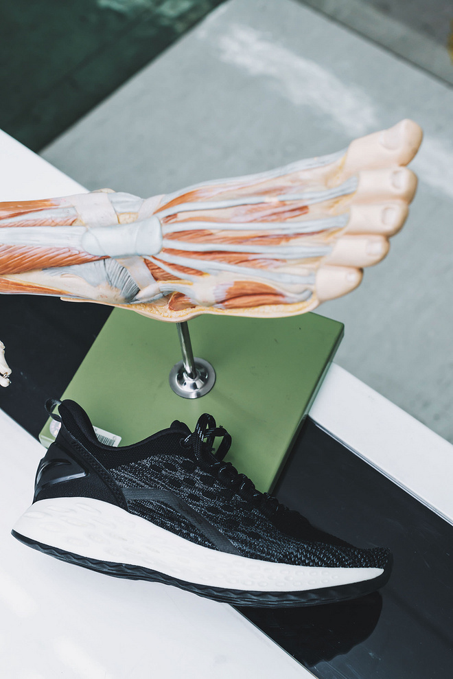 安踏在广州建了一座NASA空间站 把虫洞打造成可以穿在脚下的科技