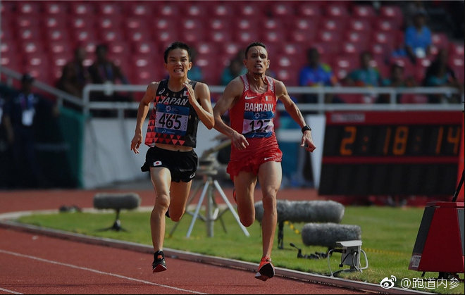 赛道速读 | 张振龙力夺汕马冠军 15K新王车祸惊魂 70岁大爷勇破世界纪录
