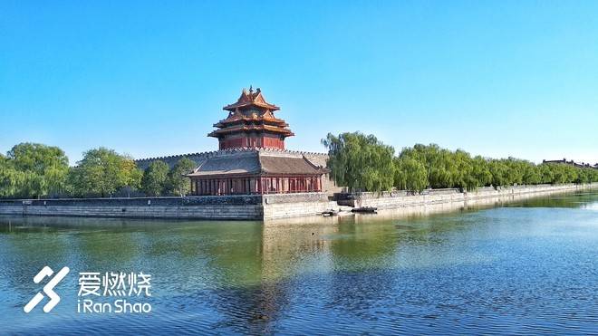 时光催人老，老汉快快跑