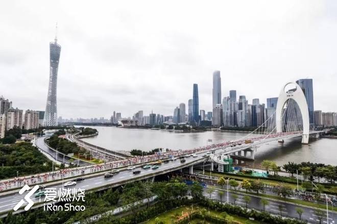 冷雨飞扬方显英雄本色 ——2018广马跑记
