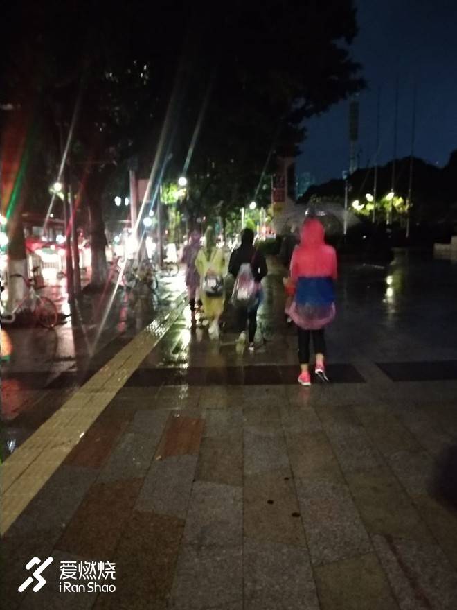 跑荒大步慢摇 打卡小细蛮腰—记2018广州马拉松