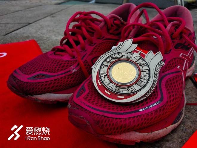 跑荒大步慢摇 打卡小细蛮腰—记2018广州马拉松