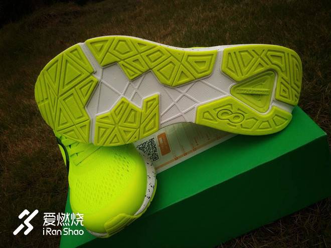 时尚炫酷的智能跑鞋--咕咚智能跑鞋时尚10K测评