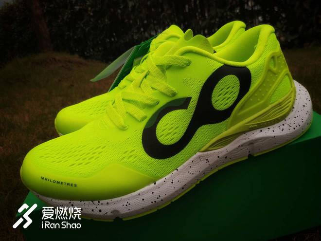 时尚炫酷的智能跑鞋--咕咚智能跑鞋时尚10K测评