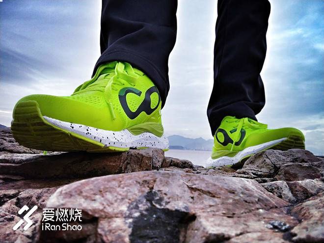 时尚炫酷的智能跑鞋--咕咚智能跑鞋时尚10K测评
