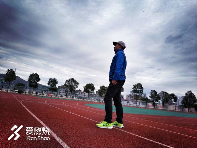 时尚炫酷的智能跑鞋--咕咚智能跑鞋时尚10K测评