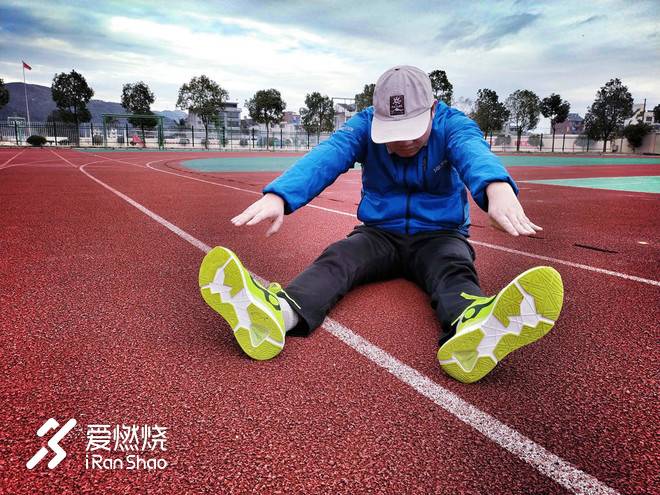 时尚炫酷的智能跑鞋--咕咚智能跑鞋时尚10K测评