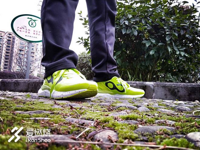 时尚炫酷的智能跑鞋--咕咚智能跑鞋时尚10K测评