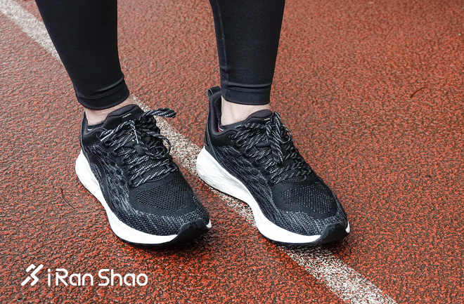 跑鞋 | 这双来自虫洞的跑鞋能激起你跑步的冲动吗?