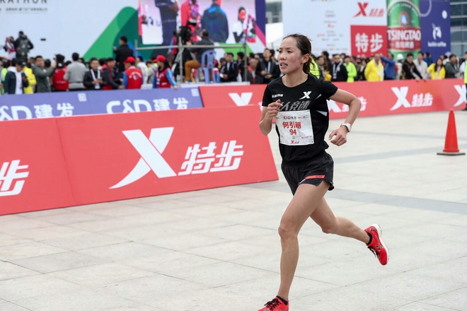 中国顶尖跑者的巅峰对决 厦马国内男女前三名独家专访