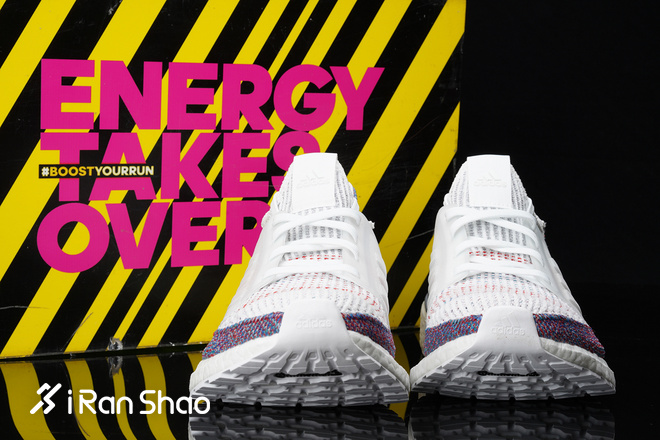 跑鞋 | 一双只有四个零件的跑鞋你敢穿吗？UltraBOOST 19 Refract评测