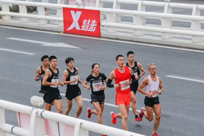 中国顶尖跑者的巅峰对决 厦马国内男女前三名独家专访