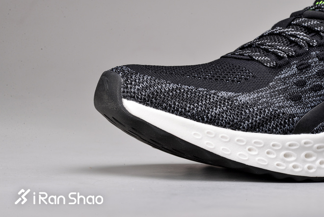 跑鞋 | 这双来自虫洞的跑鞋能激起你跑步的冲动吗?