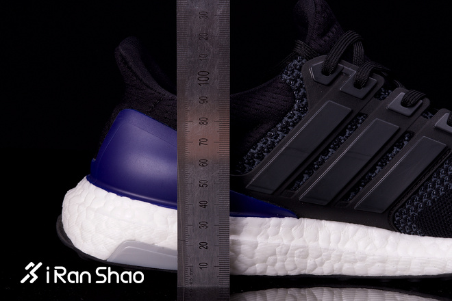 跑鞋 | 一双只有四个零件的跑鞋你敢穿吗？UltraBOOST 19 Refract评测