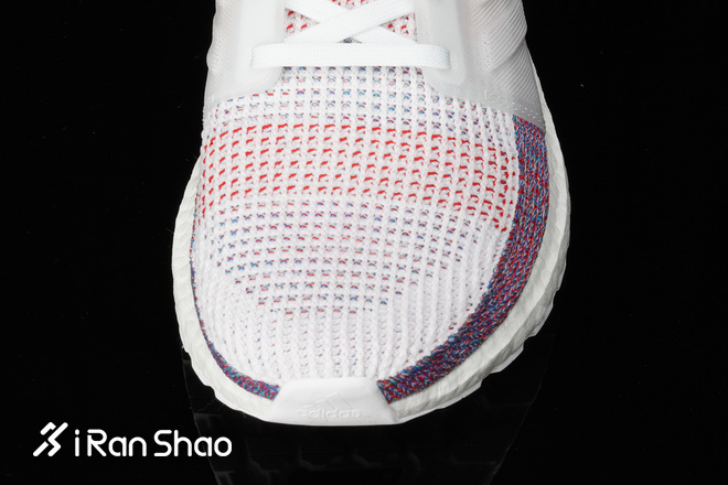 跑鞋 | 一双只有四个零件的跑鞋你敢穿吗？UltraBOOST 19 Refract评测