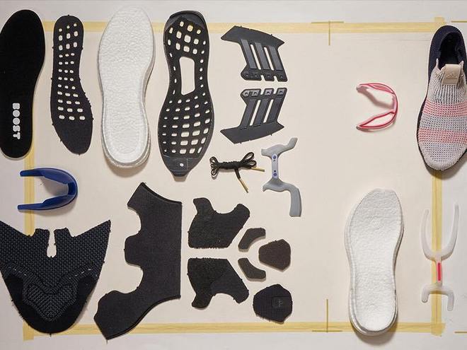 跑鞋 | 一双只有四个零件的跑鞋你敢穿吗？UltraBOOST 19 Refract评测