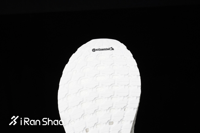 跑鞋 | 一双只有四个零件的跑鞋你敢穿吗？UltraBOOST 19 Refract评测