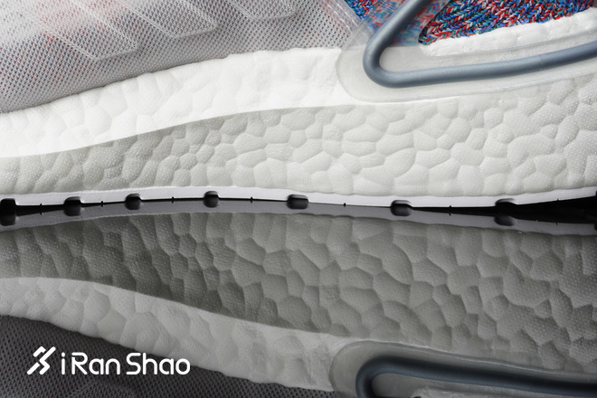 跑鞋 | 一双只有四个零件的跑鞋你敢穿吗？UltraBOOST 19 Refract评测
