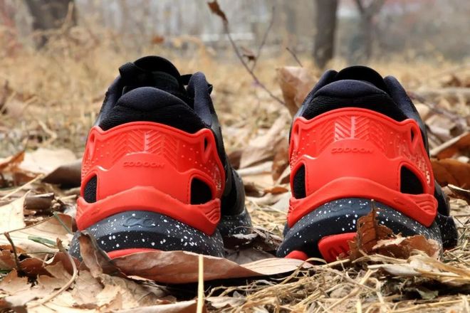 入门级跑者的福音：跑鞋也能时尚轻盈，潮流百搭