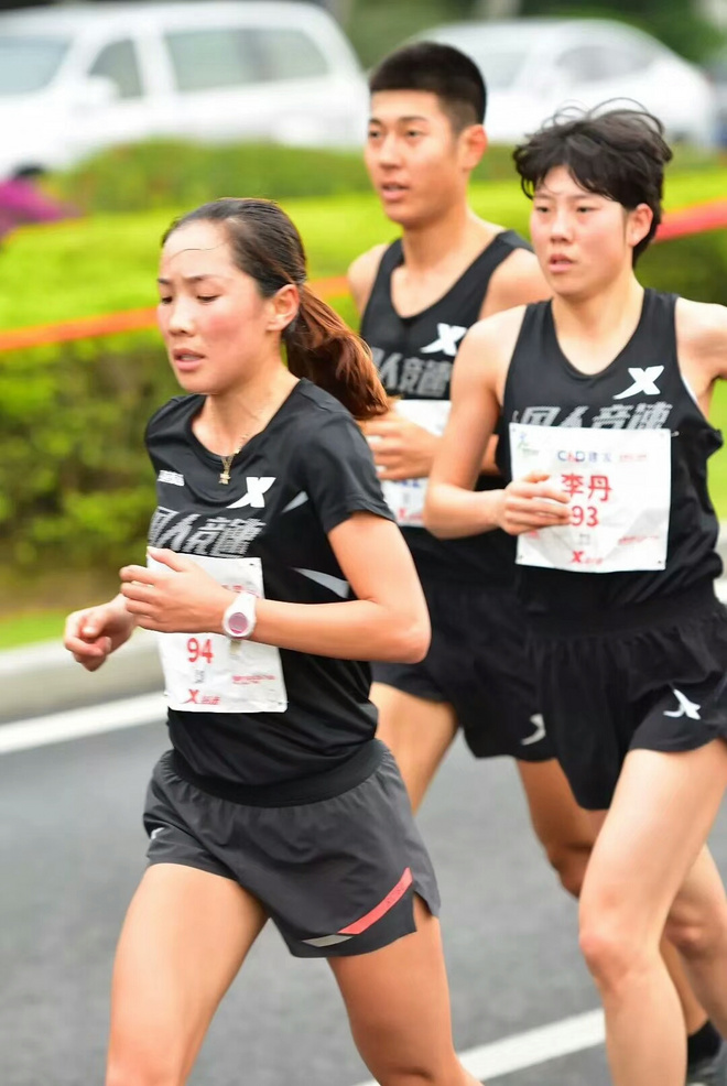 中国顶尖跑者的巅峰对决 厦马国内男女前三名独家专访
