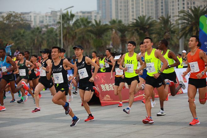 中国顶尖跑者的巅峰对决 厦马国内男女前三名独家专访