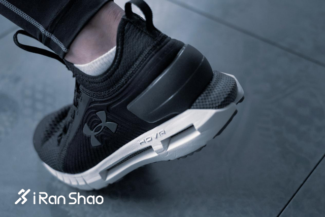 跑鞋 | 无穷与幻影：UA HOVR Infinite vs HOVR Phantom SE 极致缓冲的双重定义