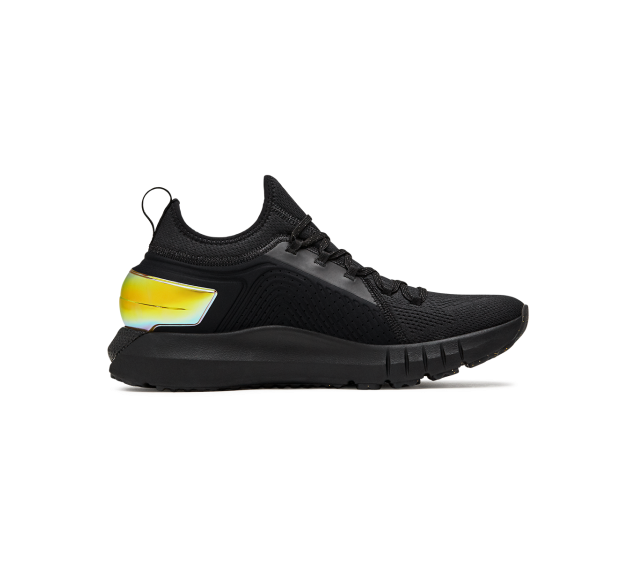 跑鞋 | 无穷与幻影：UA HOVR Infinite vs HOVR Phantom SE 极致缓冲的双重定义