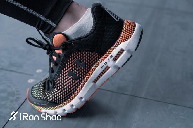 跑鞋 | 无穷与幻影：UA HOVR Infinite vs HOVR Phantom SE 极致缓冲的双重定义