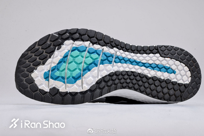 跑鞋 | 进击的大白 New Balance 1080 V9