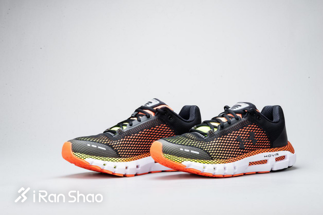 跑鞋 | 无穷与幻影：UA HOVR Infinite vs HOVR Phantom SE 极致缓冲的双重定义