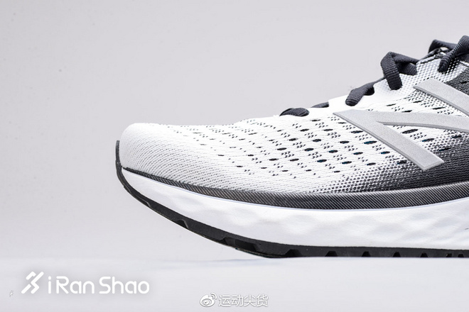 跑鞋 | 进击的大白 New Balance 1080 V9