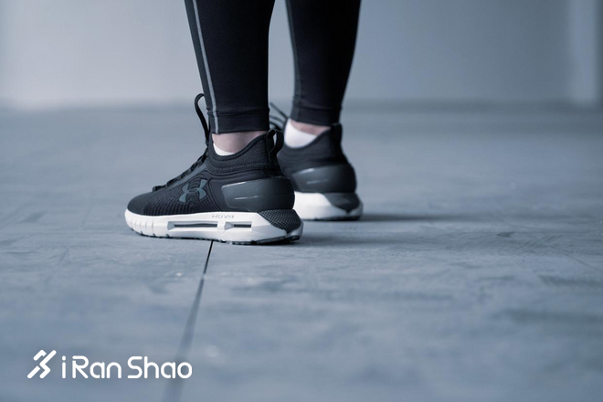 跑鞋 | 无穷与幻影：UA HOVR Infinite vs HOVR Phantom SE 极致缓冲的双重定义