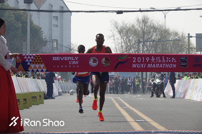 梅子黄雨时，参差三万跑者，百舸争流太湖畔丨2019无锡马拉松