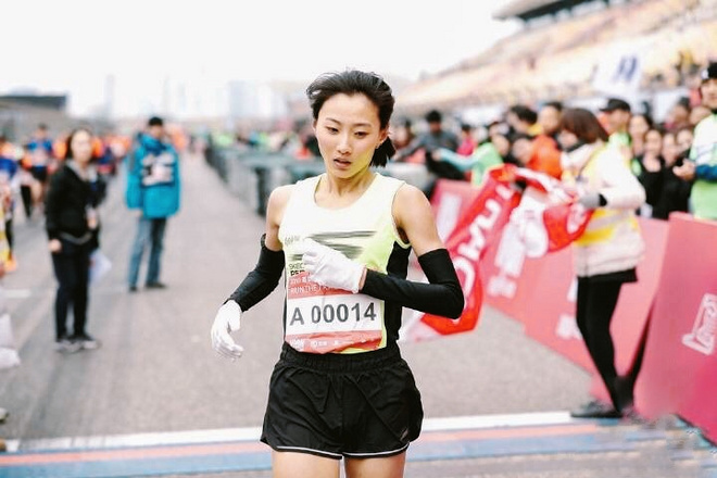 专访 | 从丑小鸭到奥运达标独苗 李芷萱与李国强师徒的马拉松进击之路