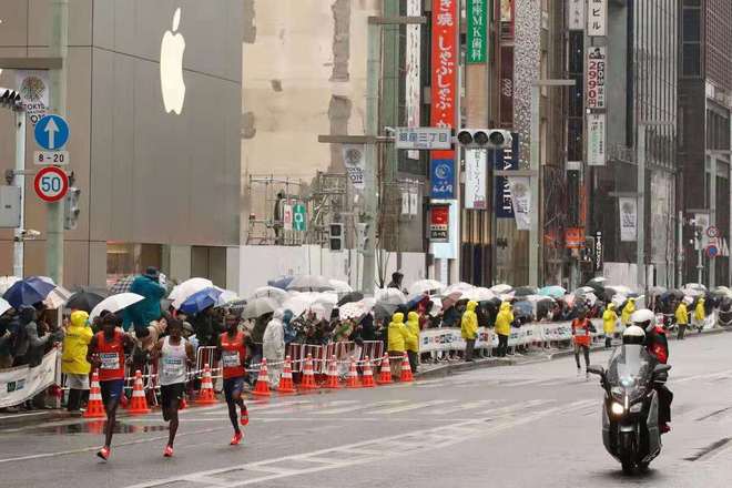 这可能是历史上变数最大的东京马拉松