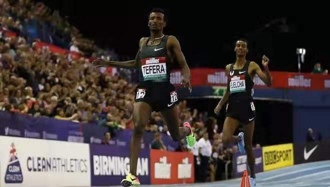 这一次他终于打破了世界纪录| 跑圈十件事