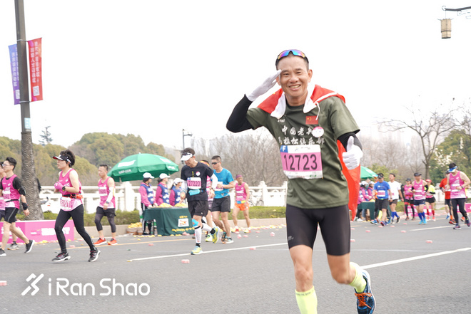 梅子黄雨时，参差三万跑者，百舸争流太湖畔丨2019无锡马拉松