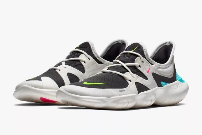 中国男子马拉松时隔十二年重回2小时10分丨跑圈十件事