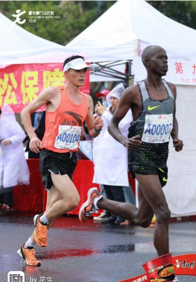 中国男子马拉松时隔十二年重回2小时10分丨跑圈十件事