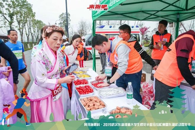 世界级绿道迎来“最美”半马，4000余人齐聚大学生樱花半程马拉松|2019武汉东湖绿道大学生樱花半马