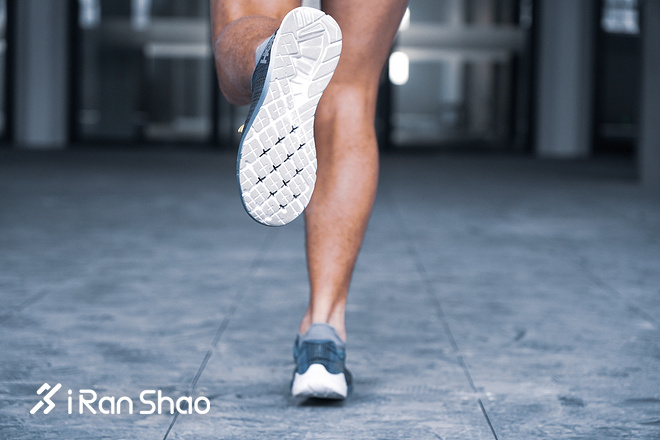 尖货Opinion | HOKA ONE ONE EVO Rehi 我们测评了一双全国都不上市的跑鞋！